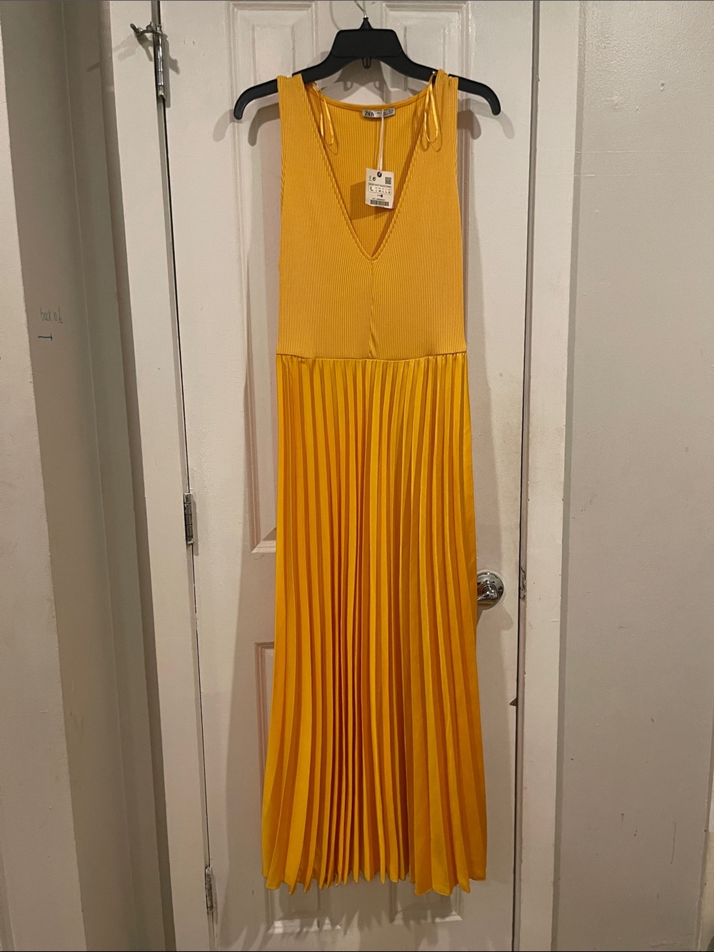 Zara Yellow Pleated Maxi Dress 4 That Confident and Courageous Woman !!!